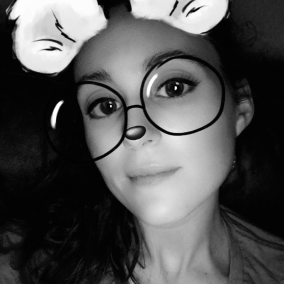 Meet your Posher, Jessica - Picture 1 of 1